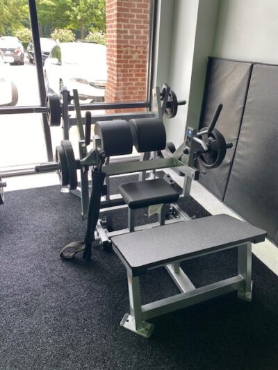 hip thrust machine, plate loaded hip thrust, hammer strength, build your glutes